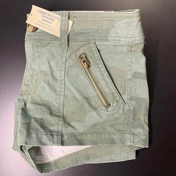 NWT American Eagle Camo Shortie Shorts - Picture 4 of 4